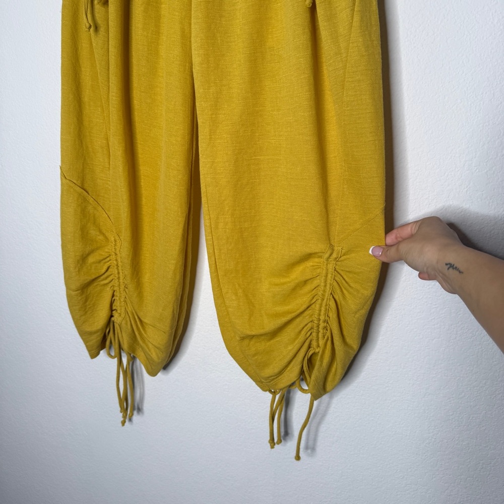 Free People Beach Mustard Balloon Harem Pants Ruched Ankles Pockets NWT Size XS - Picture 3 of 9